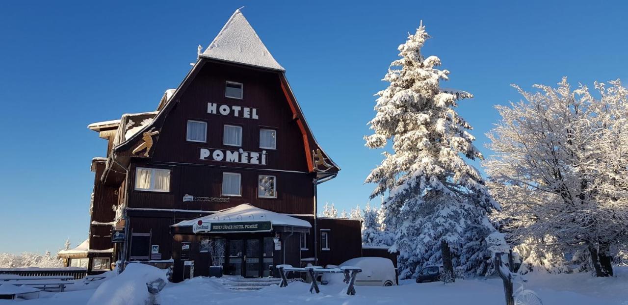 Cínovec Hotel A Restaurace Pomezi מראה חיצוני תמונה
