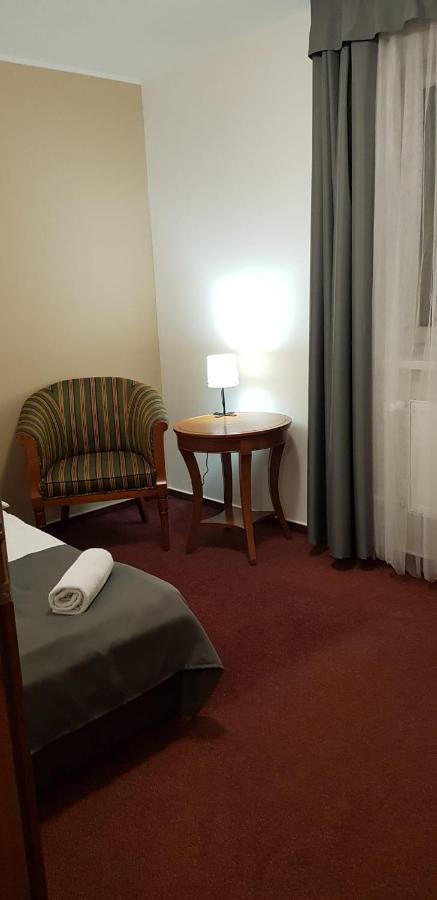 Cínovec Hotel A Restaurace Pomezi מראה חיצוני תמונה